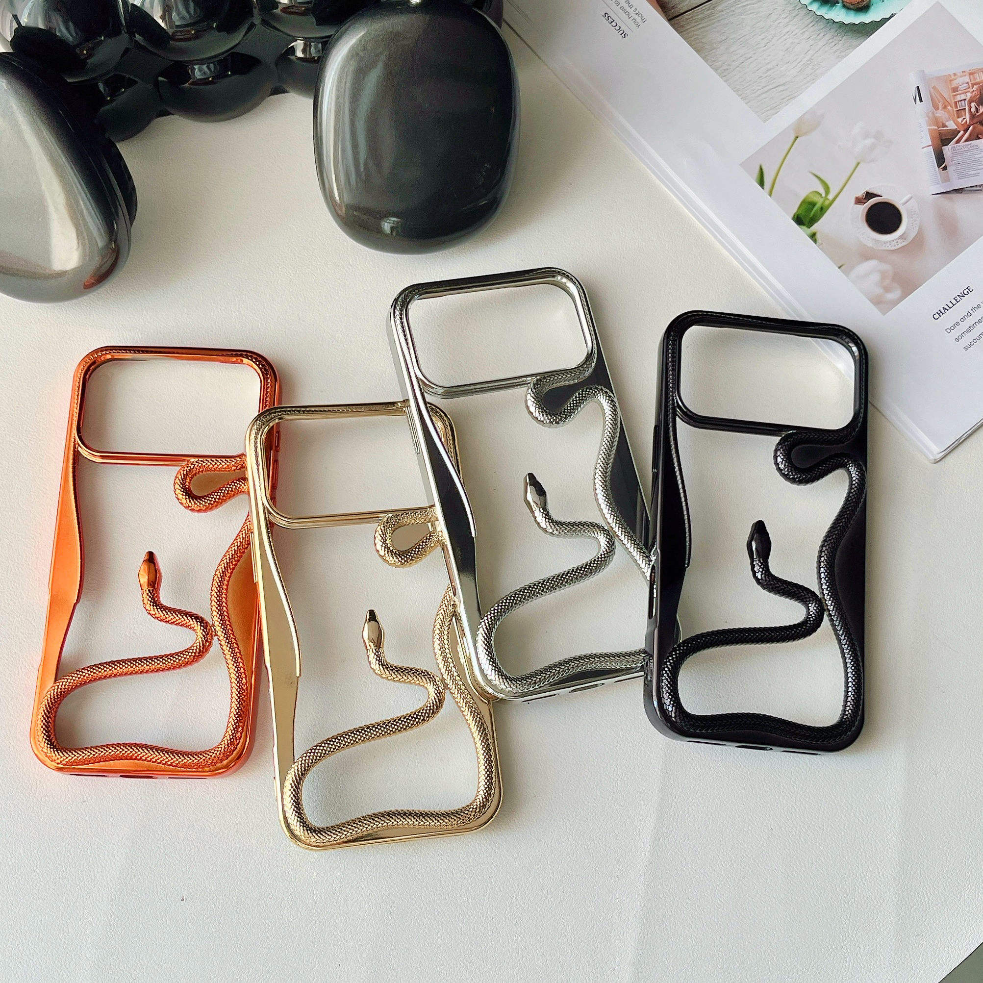 3D Snake Hollow Cooling Electroplated Phone Case.