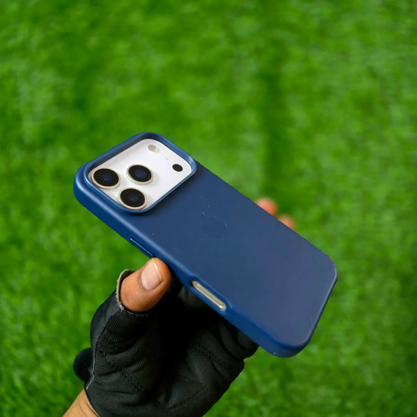 iPhone Metal Button Leather Case.